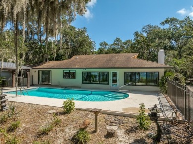 Beach Home For Sale in Eastpoint, Florida