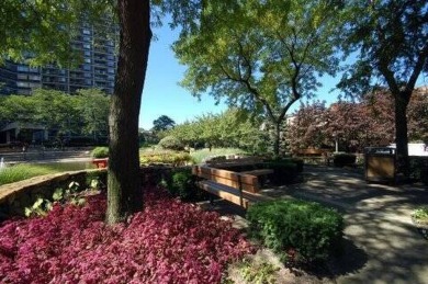 Beach Condo For Sale in Bayside, New York