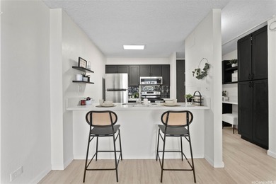 Beach Condo For Sale in Aiea, Hawaii