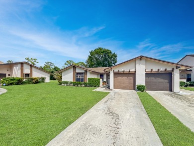 Beach Condo For Sale in Greenacres, Florida