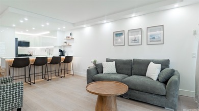 Beach Condo Active Under Contract in Honolulu, Hawaii