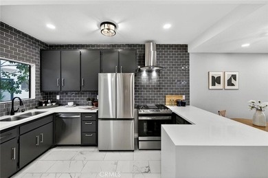 Beach Condo For Sale in Venice, California