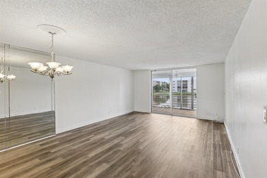 Beach Condo For Sale in Dania, Florida