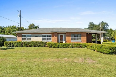 Beach Home For Sale in Wewahitchka, Florida