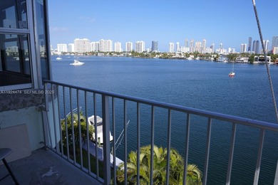 Beach Condo For Sale in North Miami Beach, Florida