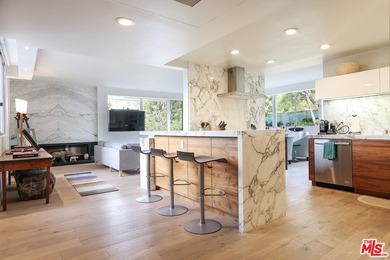 Beach Condo For Sale in Pacific Palisades, California