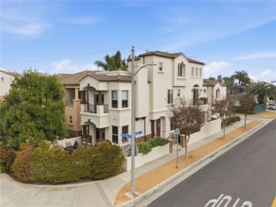 Beach Home For Sale in Huntington Beach, California