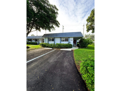 Beach Condo For Sale in West Palm Beach, Florida