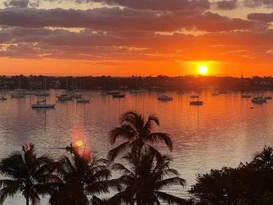 Beach Condo For Sale in West Palm Beach, Florida
