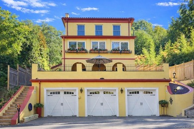 Beach Home For Sale in Oyster Bay Cove, New York