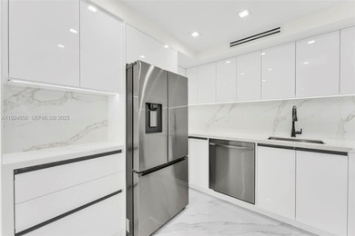 Beach Condo For Sale in Sunny Isles Beach, Florida