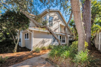 Beach Townhome/Townhouse For Sale in Palm Harbor, Florida