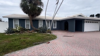 Beach Home For Sale in St. Petersburg, Florida