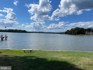 Beach Home For Sale in Edgewater, Maryland