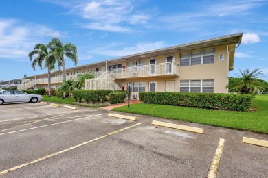 Beach Condo For Sale in West Palm Beach, Florida