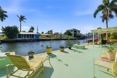 Beach Home For Sale in Matlacha, Florida