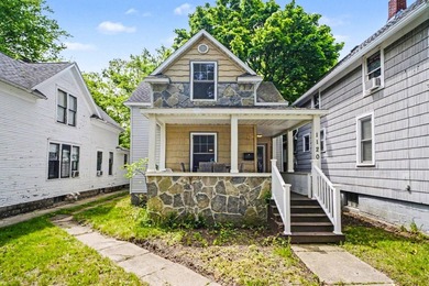 Beach Home For Sale in Saint Joseph, Michigan