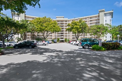 Beach Condo For Sale in Pompano Beach, Florida