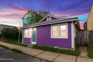 Beach Home For Sale in Carolina Beach, North Carolina