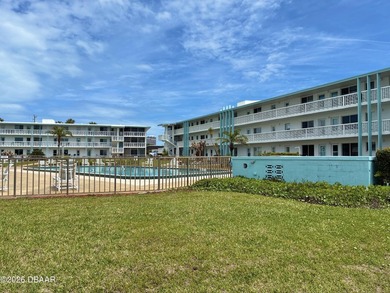 Beach Condo For Sale in Daytona Beach, Florida