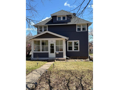 Beach Home For Sale in Duluth, Minnesota