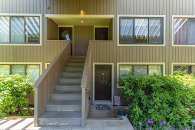 Beach Condo For Sale in Branford, Connecticut