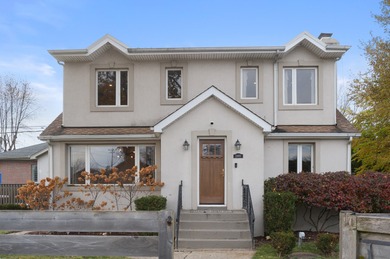 Beach Home For Sale in Highland Park, Illinois