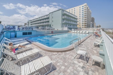 Beach Condo For Sale in Daytona Beach Shores, Florida