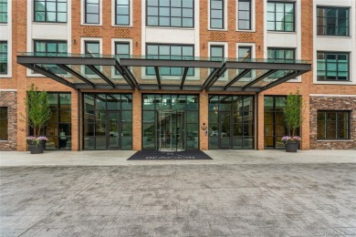 Beach Condo For Sale in Glen Cove, New York