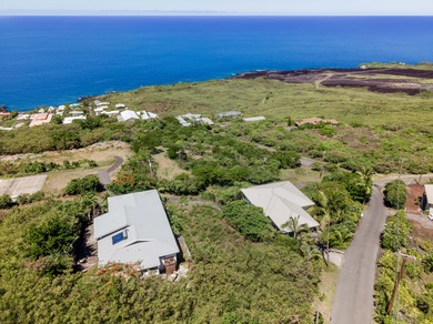 Beach Lot For Sale in Captain Cook, Hawaii