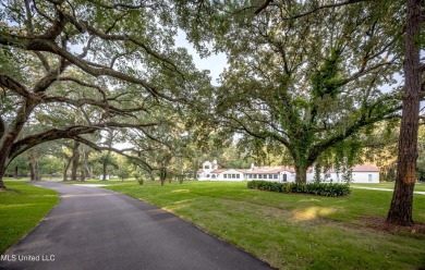 Beach Home For Sale in Ocean Springs, Mississippi