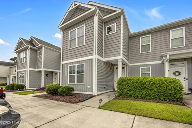 Beach Townhome/Townhouse For Sale in Wilmington, North Carolina
