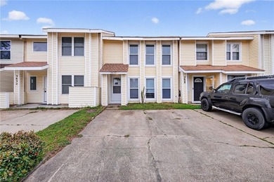 Beach Townhome/Townhouse For Sale in Virginia Beach, Virginia