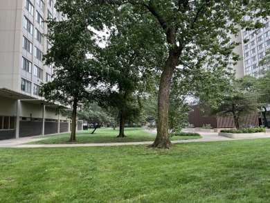 Beach Home Sale Pending in Chicago, Illinois