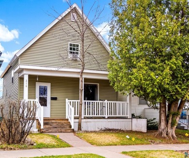 Beach Home For Sale in Duluth, Minnesota