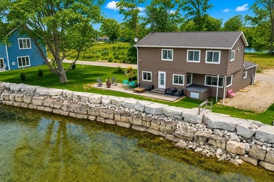 Beach Home For Sale in Sturgeon Bay, Wisconsin
