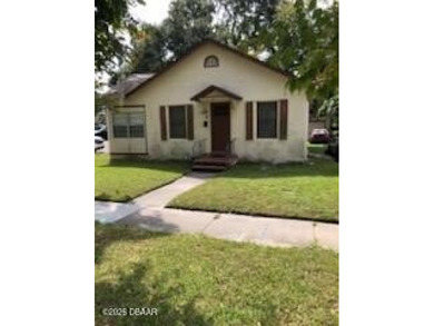 Beach Home Active Under Contract in Daytona Beach, Florida