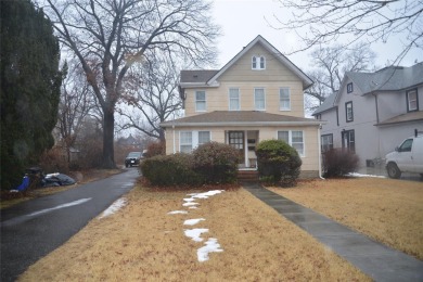 Beach Home Sale Pending in Freeport, New York