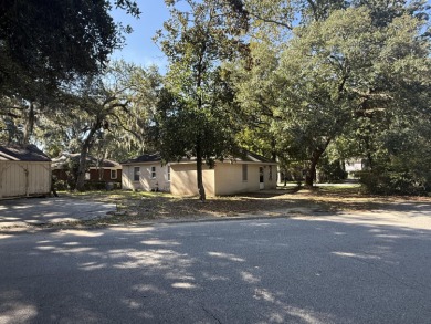 Beach Home Active Under Contract in North Charleston, South Carolina