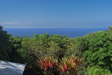 Beach Home For Sale in Kailua Kona, Hawaii