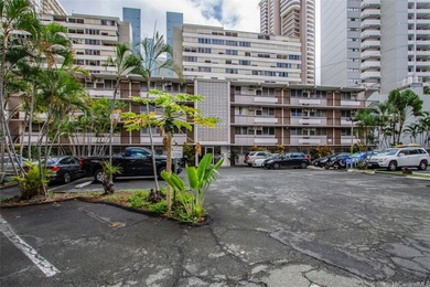Beach Condo For Sale in Honolulu, Hawaii