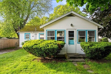 Beach Home Active Under Contract in Marshfield, Massachusetts