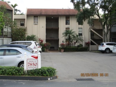 Beach Condo For Sale in Tamarac, Florida