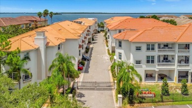 Beach Townhome/Townhouse For Sale in Dunedin, Florida