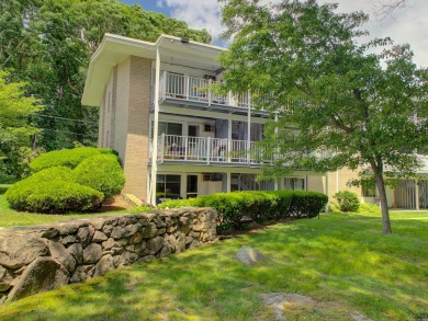 Beach Condo Sale Pending in New London, Connecticut