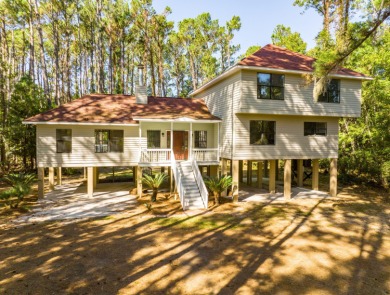 Beach Home For Sale in Saint Helena Island, South Carolina