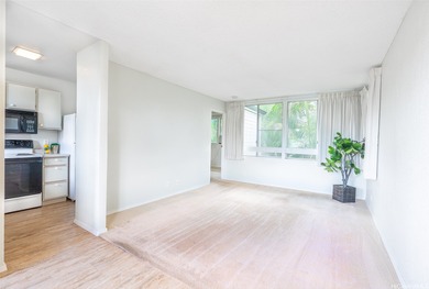 Beach Condo Active Under Contract in Mililani, Hawaii