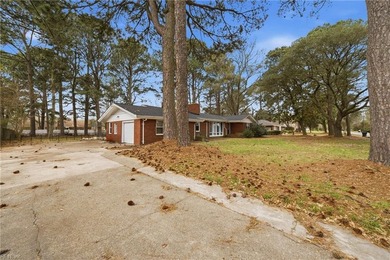 Beach Home For Sale in Portsmouth, Virginia