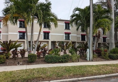 Beach Townhome/Townhouse For Sale in Bradenton, Florida