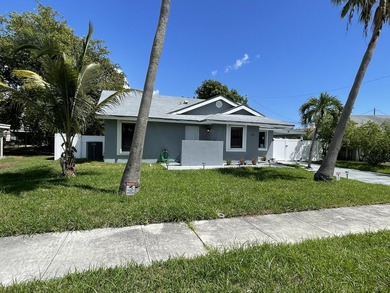 Home For Sale in Deerfield Beach image photo picture